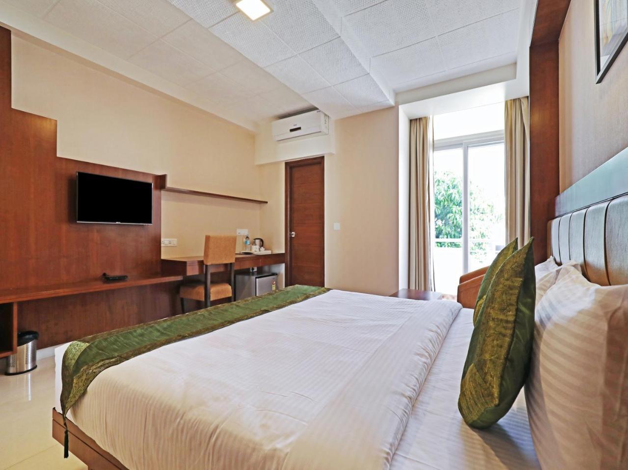 Treebo Akshaya Bull Temple Hotel Бангалор Екстериор снимка