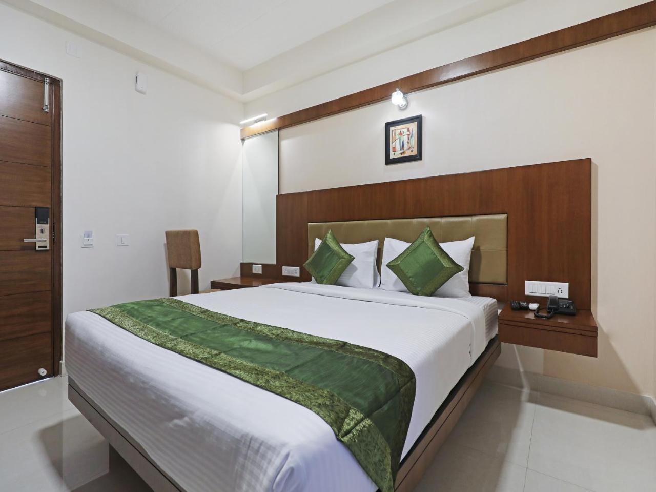 Treebo Akshaya Bull Temple Hotel Бангалор Екстериор снимка